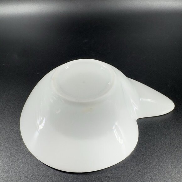 White Nautilus Shell Shaped Bowl Made Of Porcelain Ceramic Dish Bowl Small Plate - Picture 5 of 10